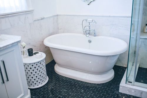 Pedestal Bathtub Slipper (Includes Faucet and Drain) – American Bath Factory